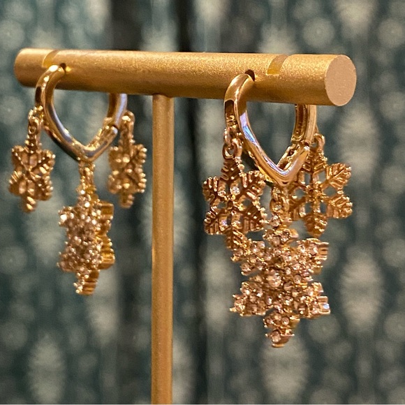 Panacea Hoop Huggie Snowflake Gold Earrings NWT - Picture 7 of 13